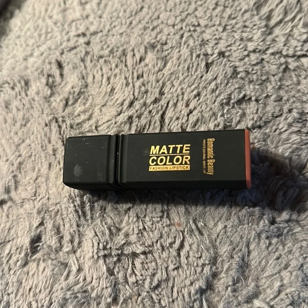 Romantic Beauty Matte Color 107 Pretty matte color with Gold Flecks